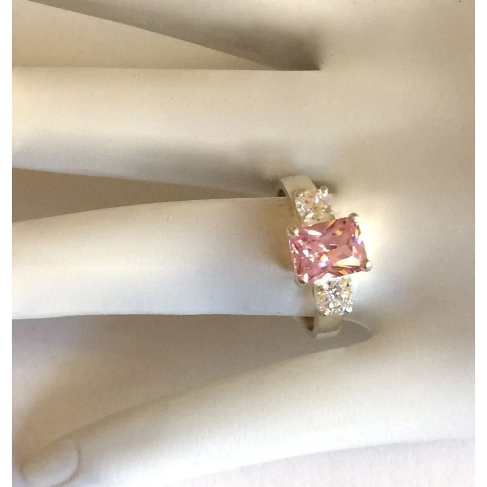 Vintage Sterling Silver Pink Cubic Zirconia Cocktail Ring Size 5 6 Triplet 925